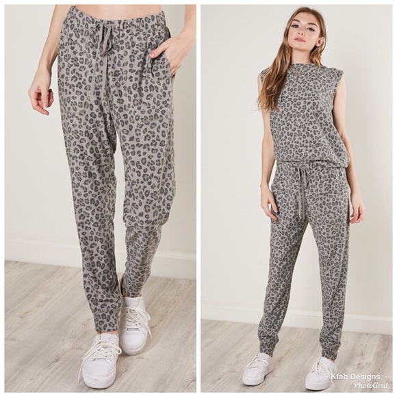 ❤️LAST! Heather Gray Leopard Drawstring Joggers - Picture 2 of 3